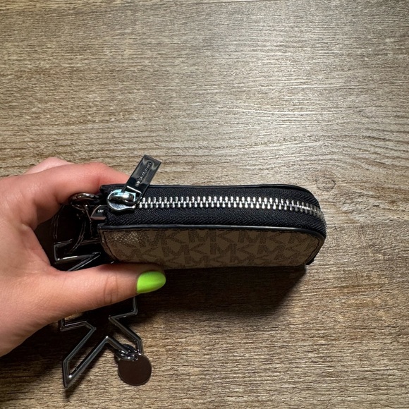 Michael Kors Zip Wallet with Keychain - Picture 3 of 8